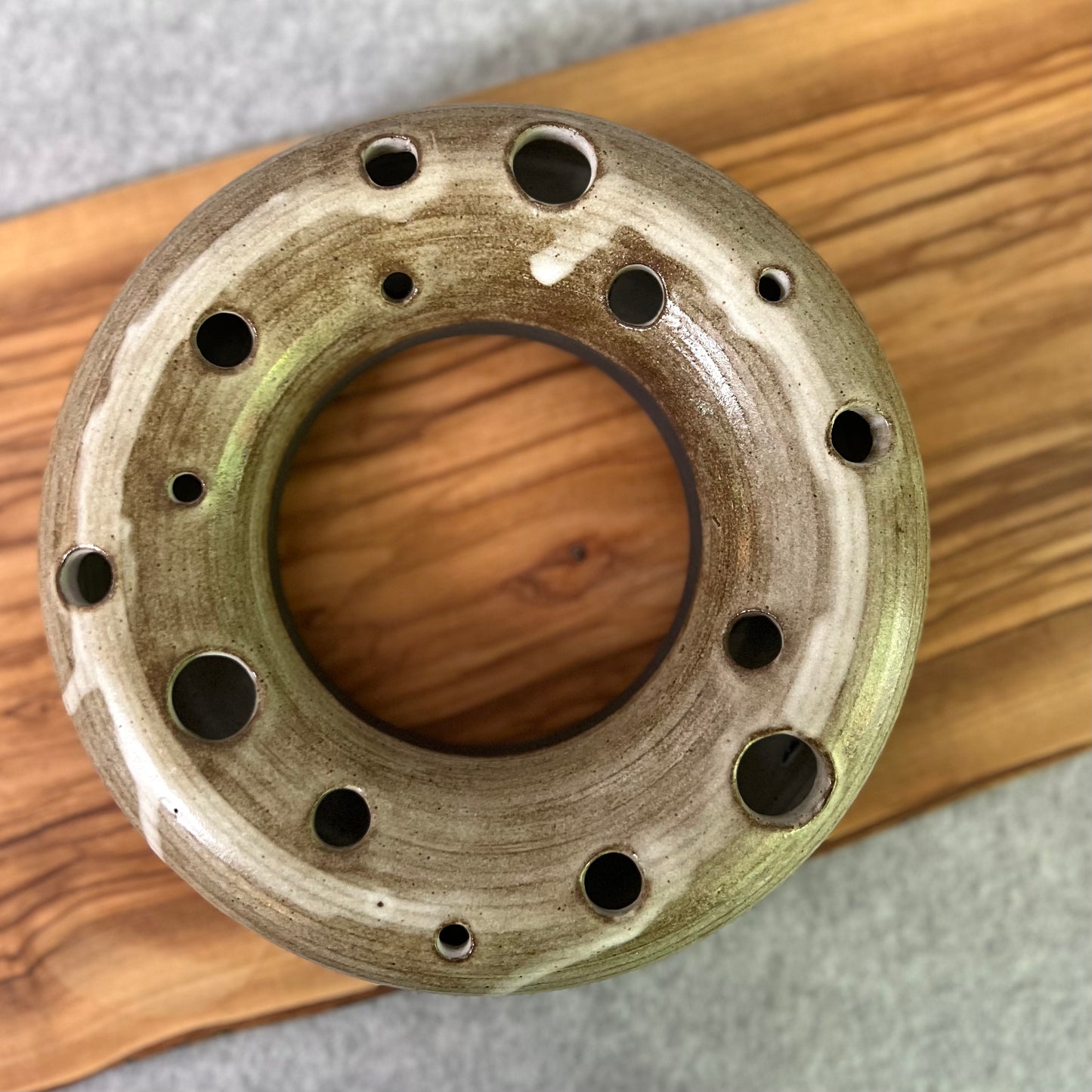 black donut centerpiece vase