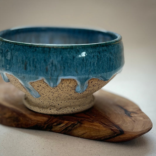 Footed tea cup